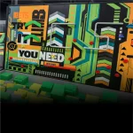 Ściana wspinaczkowa w parku trampolin